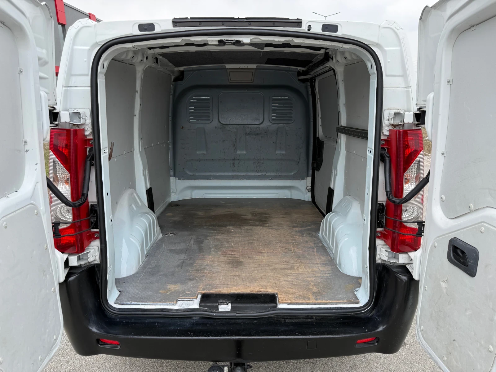 Peugeot Expert 1.6 HDI 90к.с / CLIMA / EURO 5, снимка 15 - Автомобили и джипове - 53928085