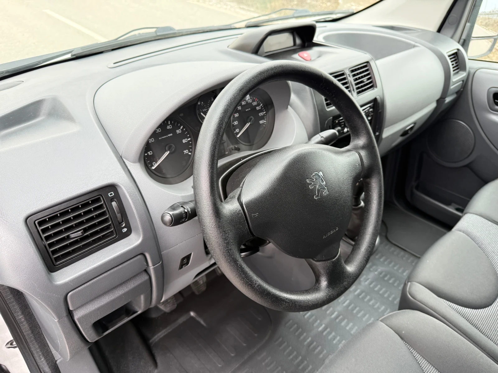 Peugeot Expert 1.6 HDI 90к.с / CLIMA / EURO 5, снимка 9 - Автомобили и джипове - 53928085