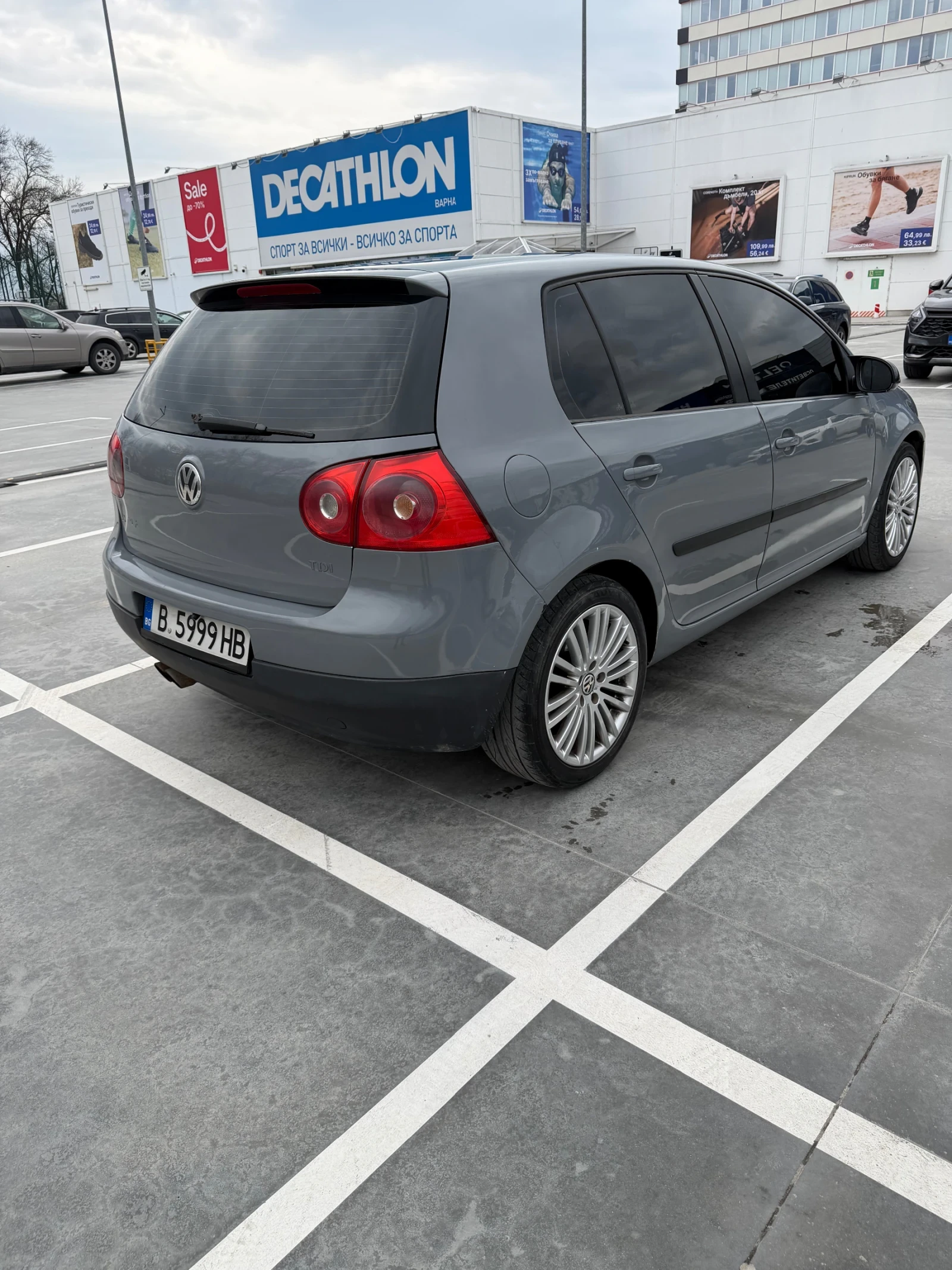 VW Golf, снимка 13 - Автомобили и джипове - 54031139