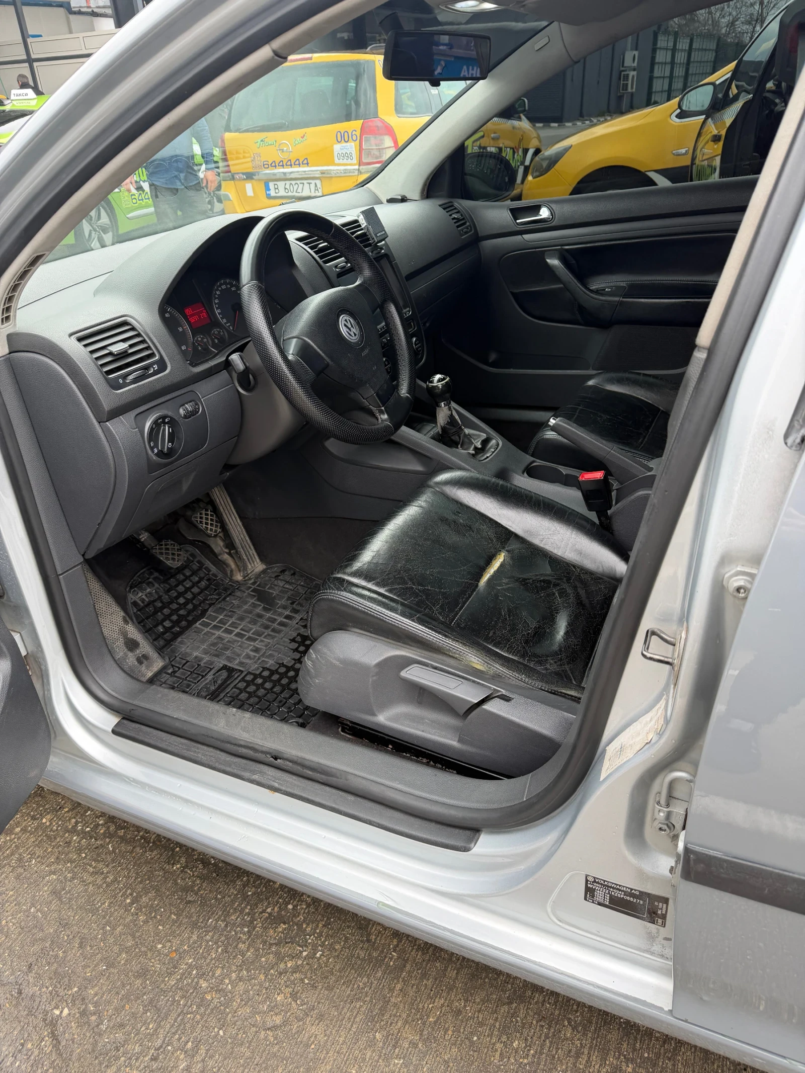 VW Golf, снимка 8 - Автомобили и джипове - 54031139