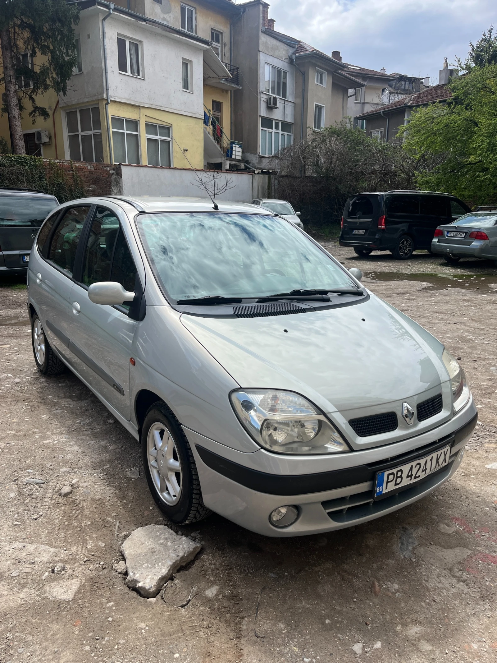 Renault Scenic, снимка 5 - Автомобили и джипове - 54090436