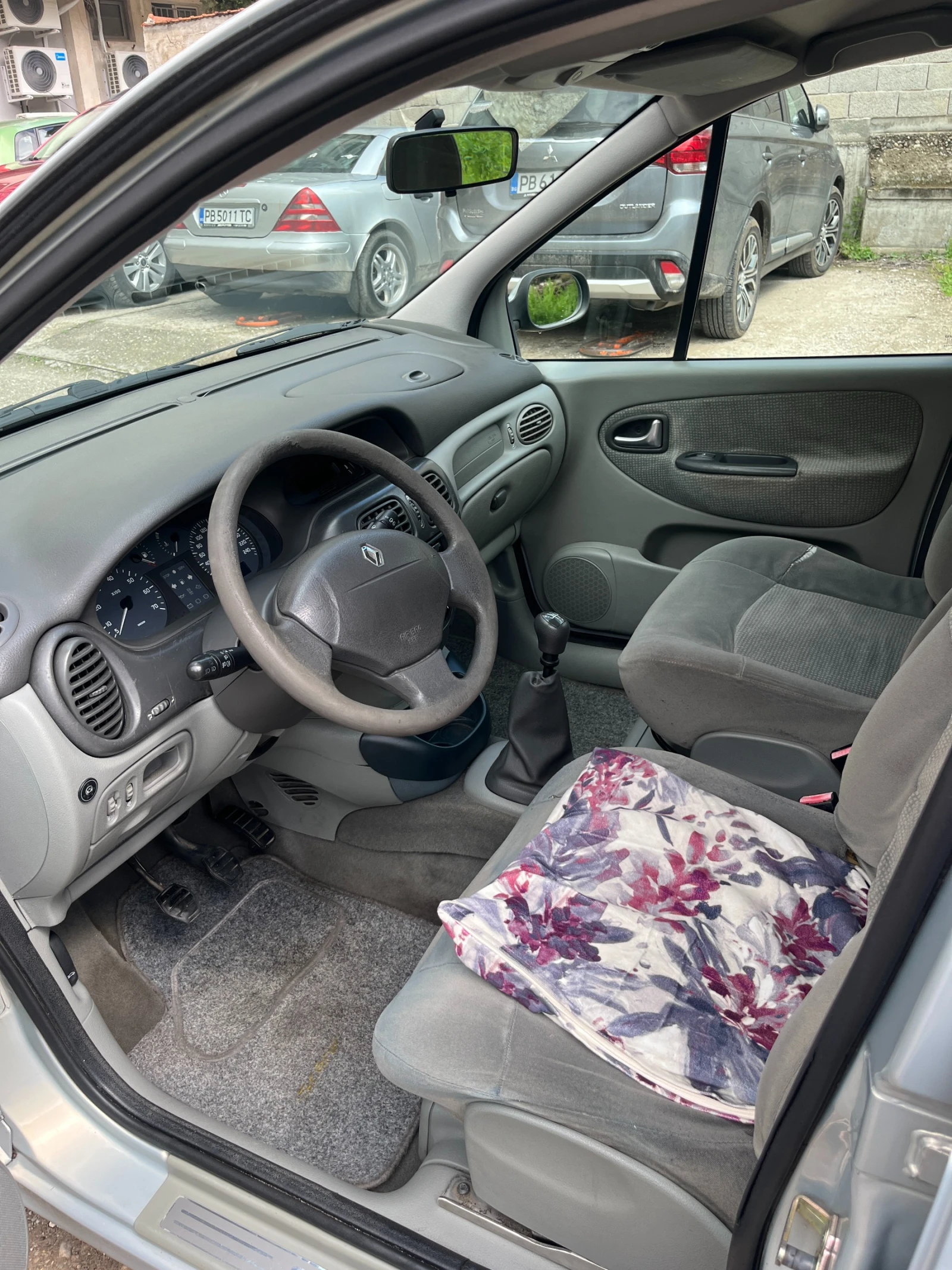 Renault Scenic, снимка 8 - Автомобили и джипове - 54090436