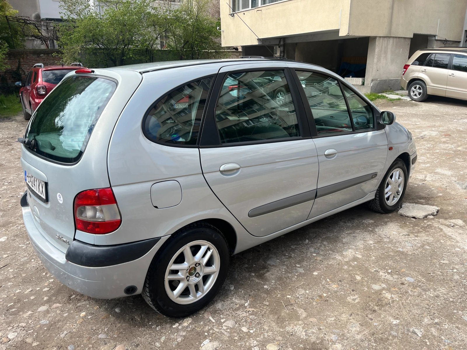 Renault Scenic, снимка 4 - Автомобили и джипове - 54090436