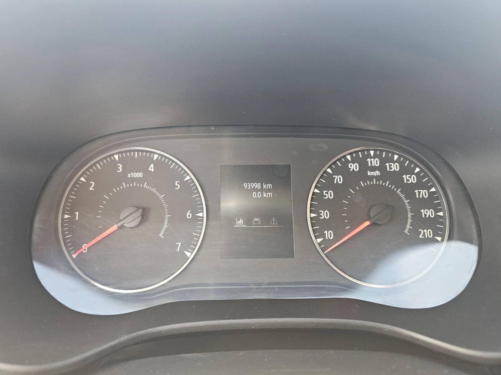 Dacia Sandero 1.0 TCe 90 EDC, снимка 8 - Автомобили и джипове - 54123385