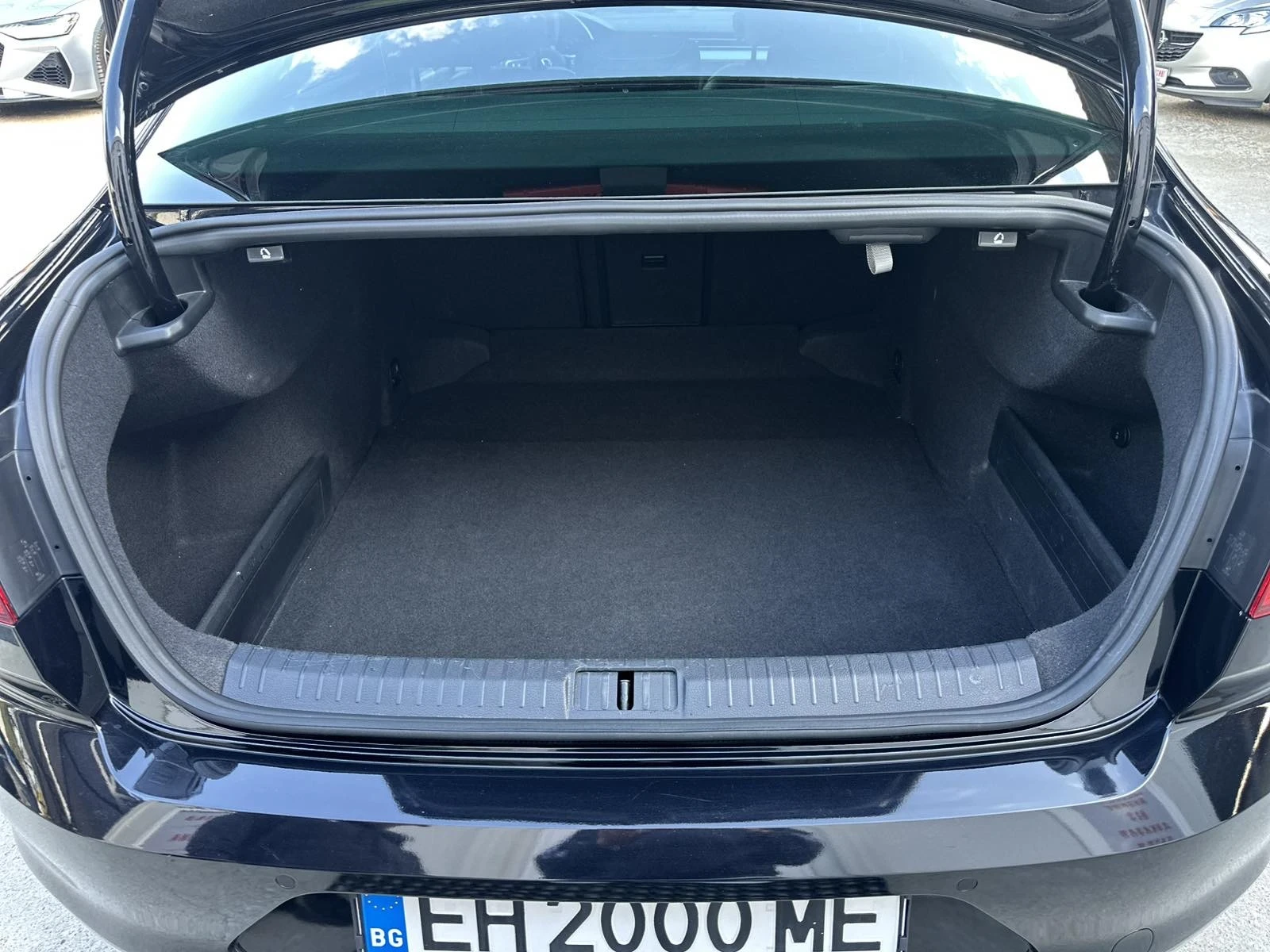 VW Passat 2.0 TDI 190hp. R-LINE , DIGITAL, �������� ������ | Mobile.bg � ����������� 15