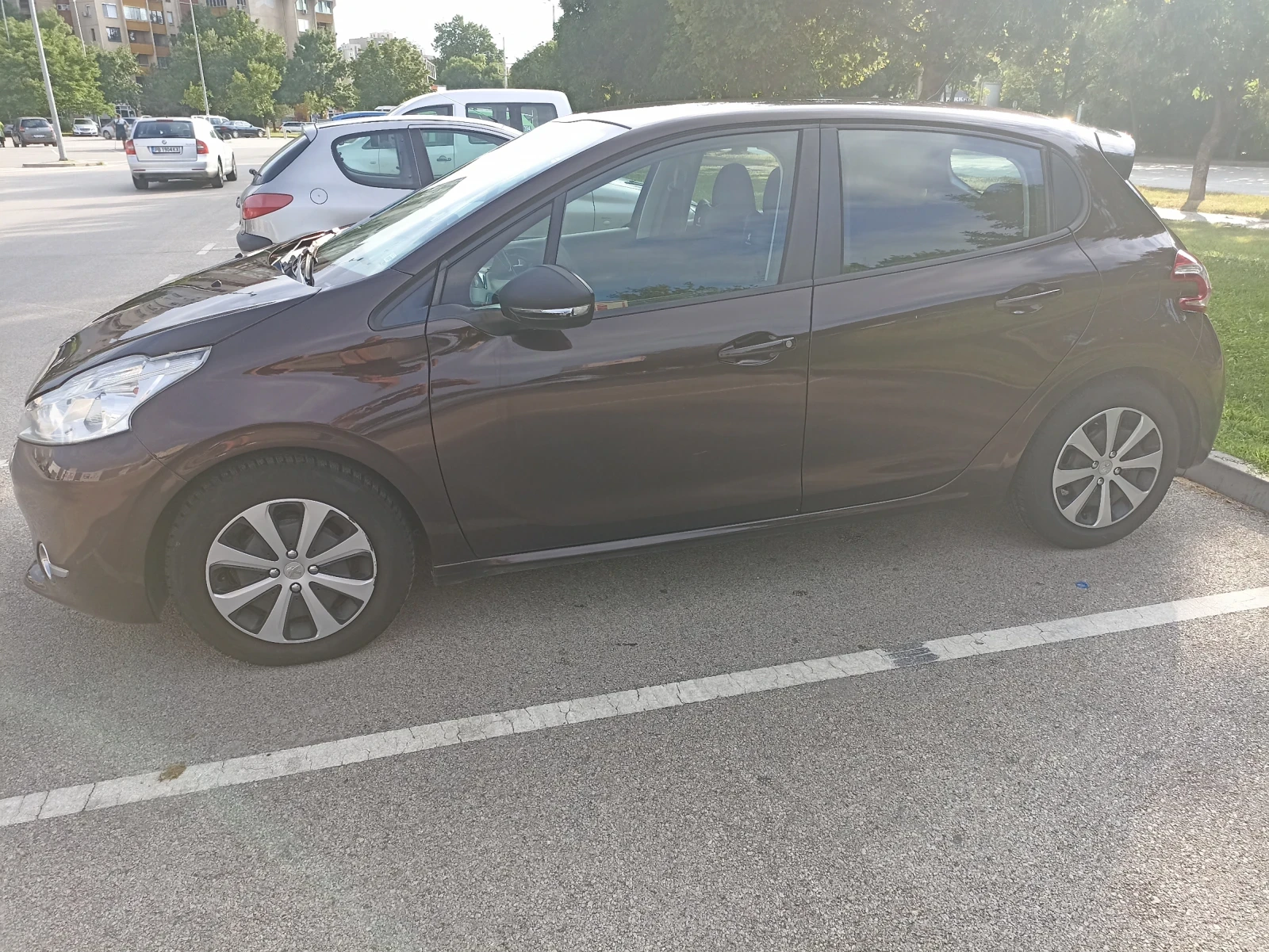 Peugeot 208 1.4, снимка 2 - Автомобили и джипове - 55154230