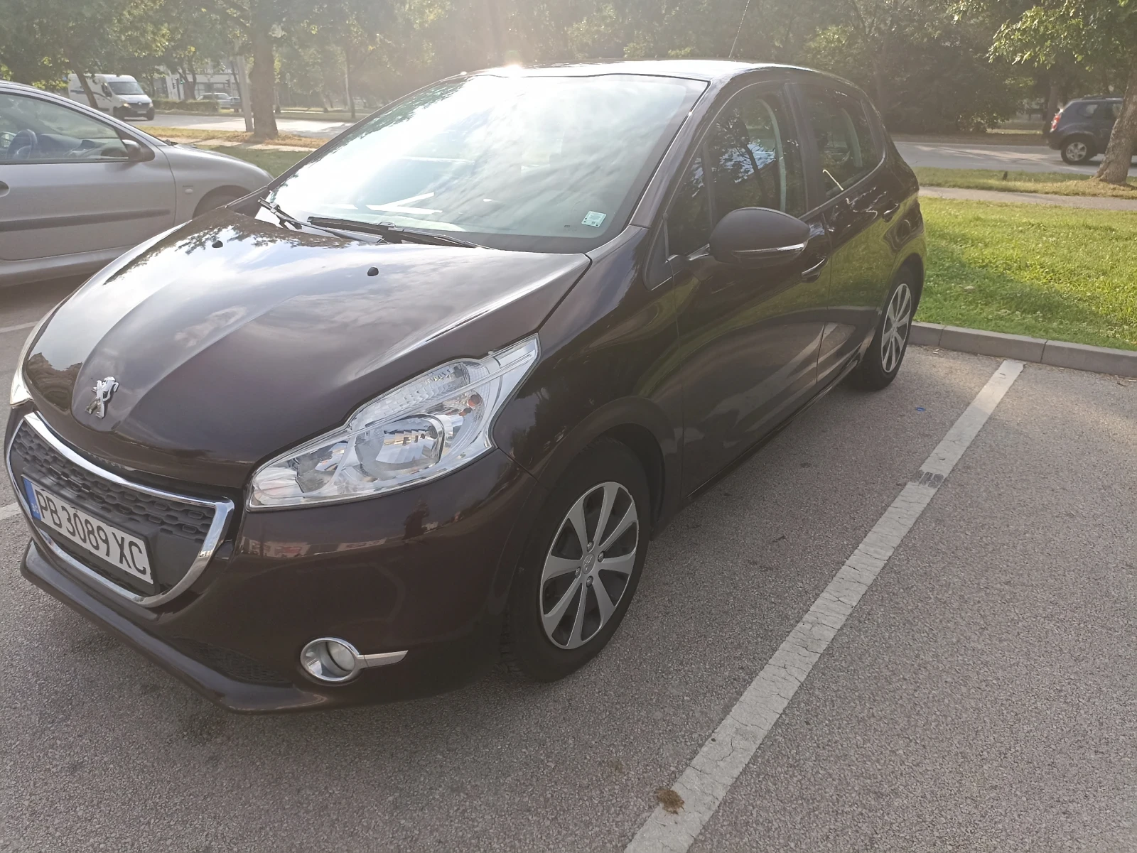 Peugeot 208 1.4, снимка 3 - Автомобили и джипове - 55154230