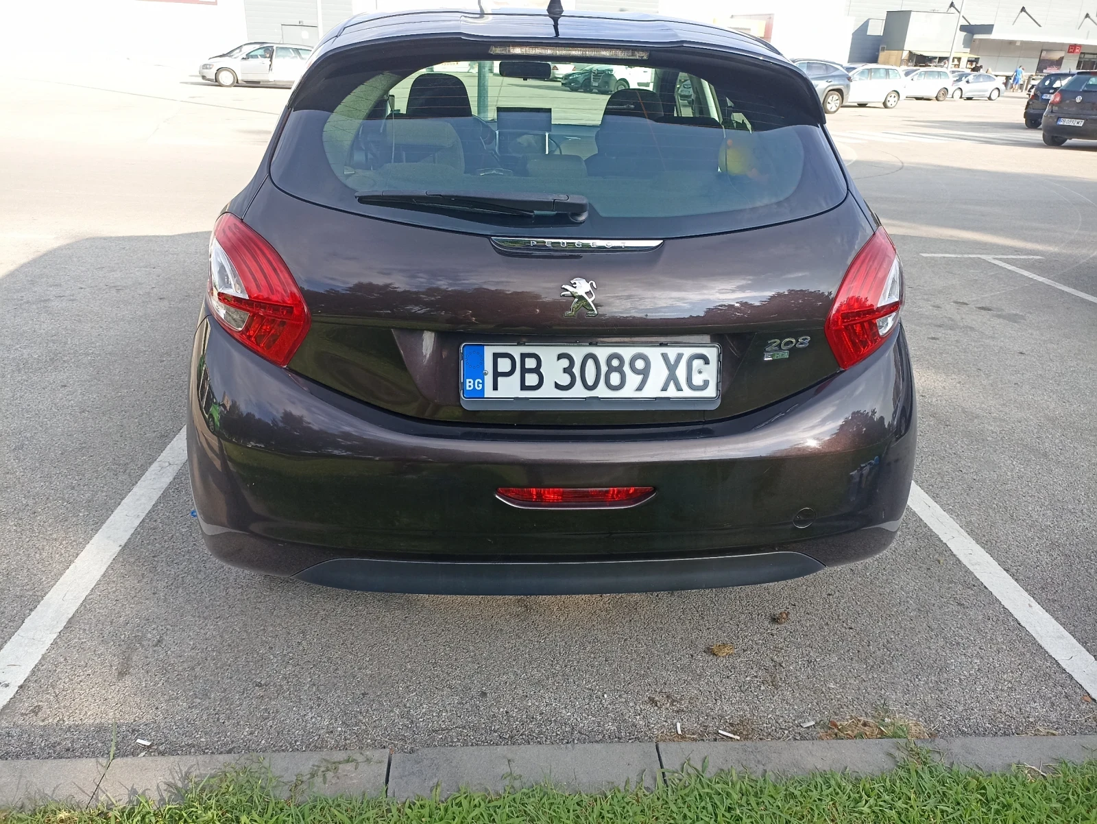 Peugeot 208 1.4, снимка 11 - Автомобили и джипове - 55154230