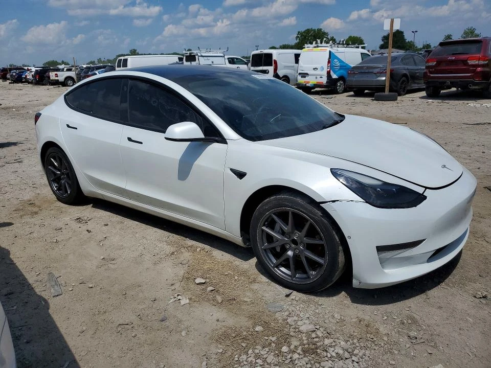 Tesla Model 3, снимка 4 - Автомобили и джипове - 55350866