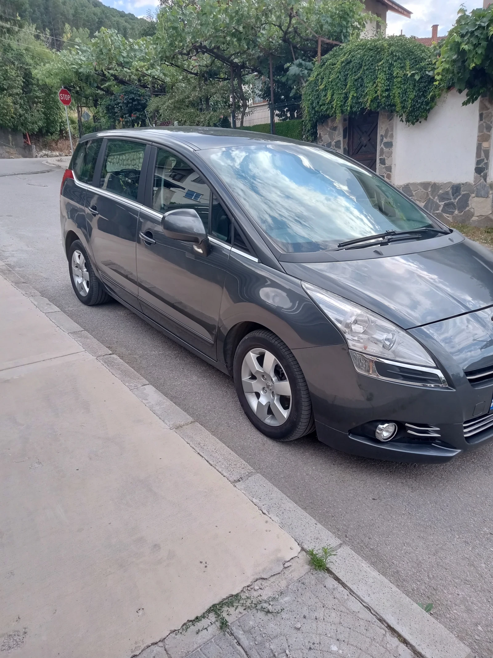 Peugeot 5008 1.6hdi, снимка 4 - Автомобили и джипове - 55392341