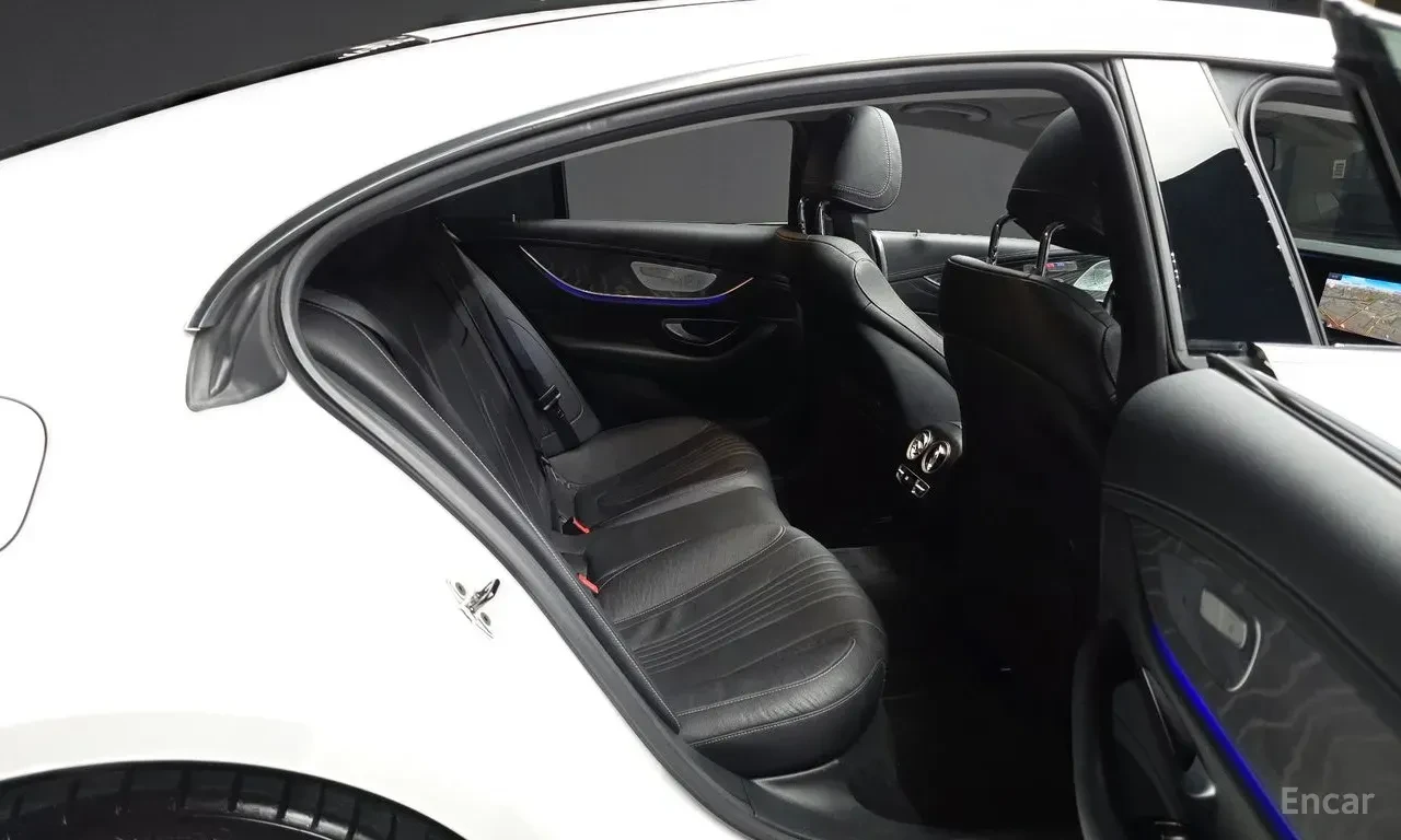 Mercedes-Benz CLS 400 AMG* LINE* 4MATIC* BURMESTER* ОБДУХВАНЕ* ДИСТРОНИК, снимка 16 - Автомобили и джипове - 55695026