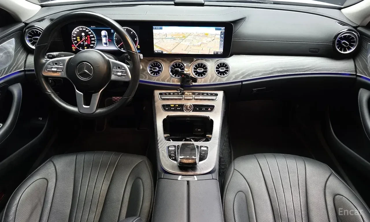 Mercedes-Benz CLS 400 AMG* LINE* 4MATIC* BURMESTER* ОБДУХВАНЕ* ДИСТРОНИК, снимка 8 - Автомобили и джипове - 55695026