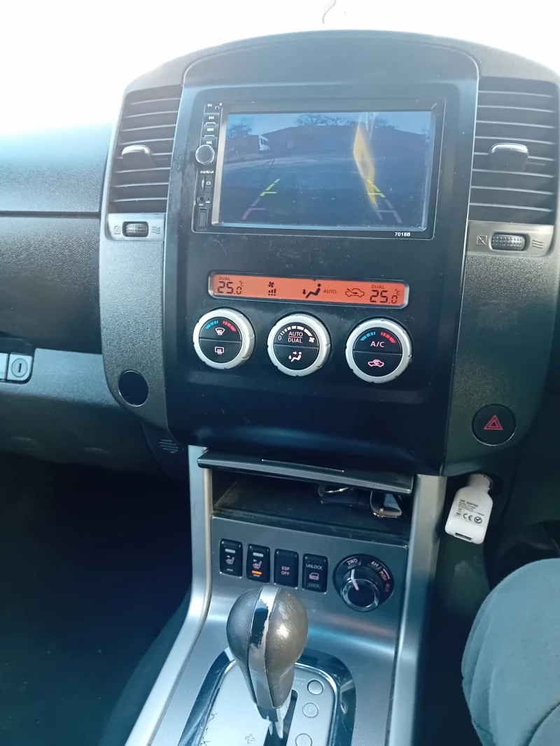 Nissan Navara 4x4, снимка 12 - Автомобили и джипове - 48483113