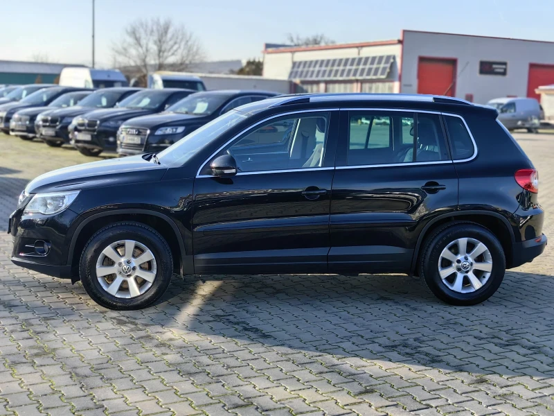 VW Tiguan 2.0тди 140кс 4х4 Топ Състояние , снимка 3 - Автомобили и джипове - 48519365