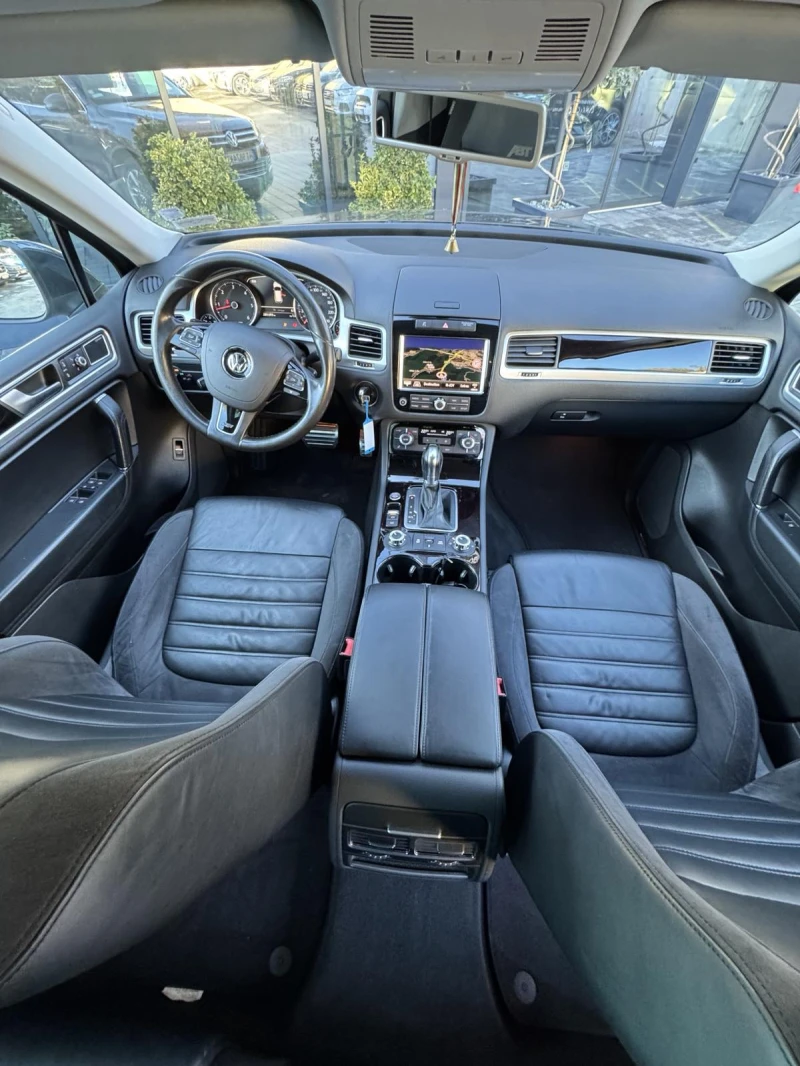 VW Touareg, снимка 13 - Автомобили и джипове - 48571396