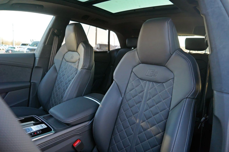 Audi SQ8 HEAD UP NAVI 360 CAMERA PANO , снимка 12 - Автомобили и джипове - 51509078