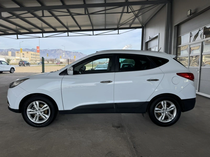 Hyundai IX35 2.0* 136ps* 6ск* 4x4* ПАНО* НАВИ* КЛИМА, снимка 2 - Автомобили и джипове - 52753234