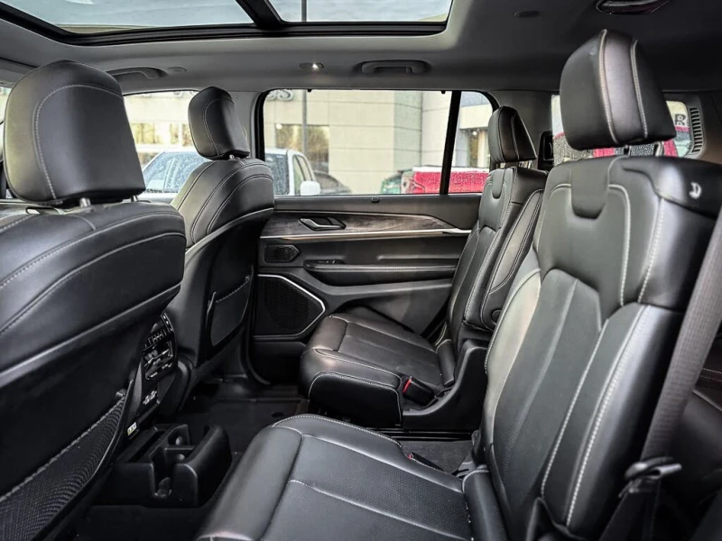 Jeep Grand cherokee L Limited 4WD* АвтоКредит* (Цена до БГ) , снимка 6 - Автомобили и джипове - 53376621