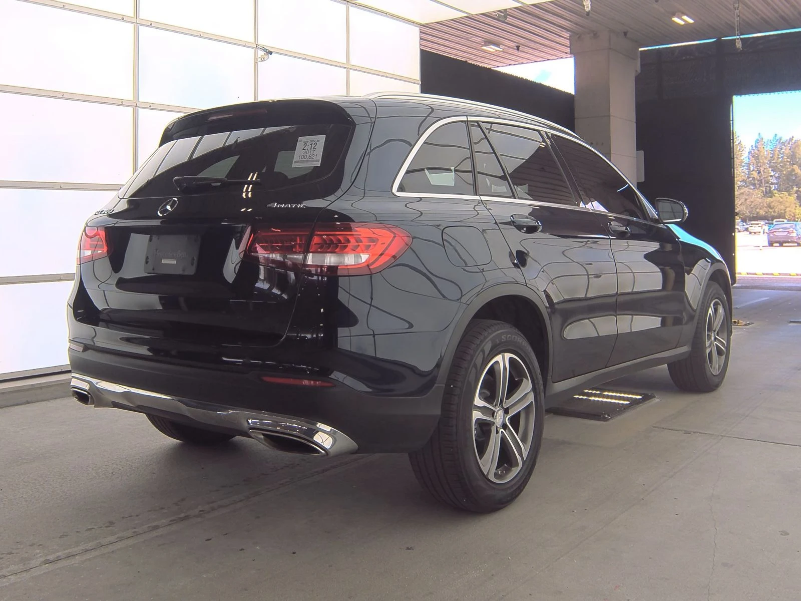 Mercedes-Benz GLC 300 4MATIC/KEYLESS/CAMERA/ПОДГРЕВ/НАВИ/МЕМОРИ СЕДАЛКИ/ - изображение 3