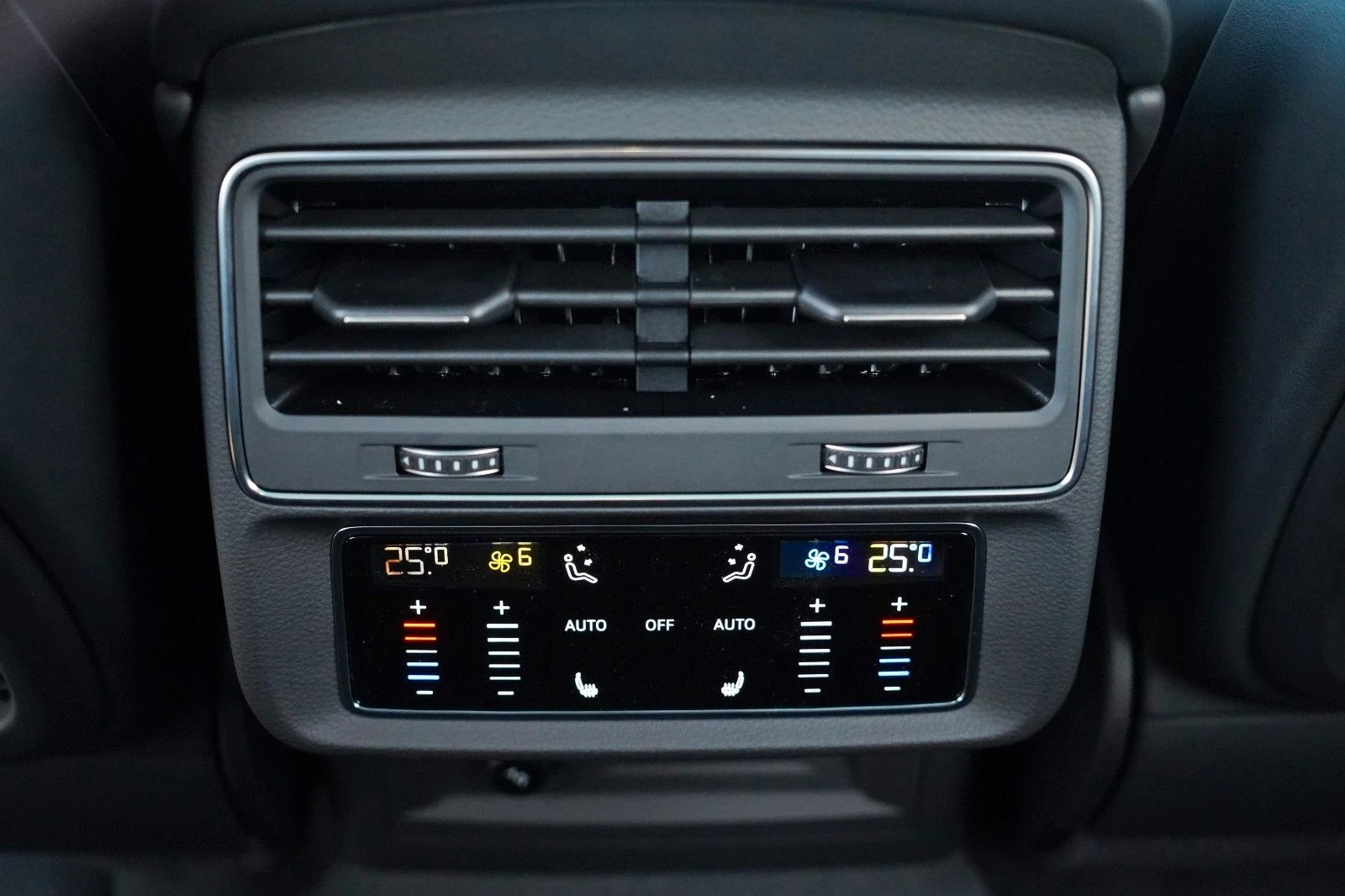 Audi SQ8 HEAD UP NAVI 360 CAMERA PANO  | Mobile.bg   15