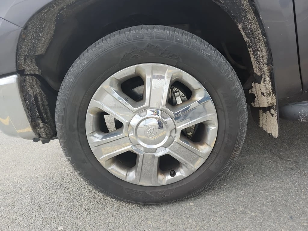 Toyota Tundra * PLATINUM CREW CAB SHORT BED * CARFAX * БЕЗ ПЪРВО - изображение 6