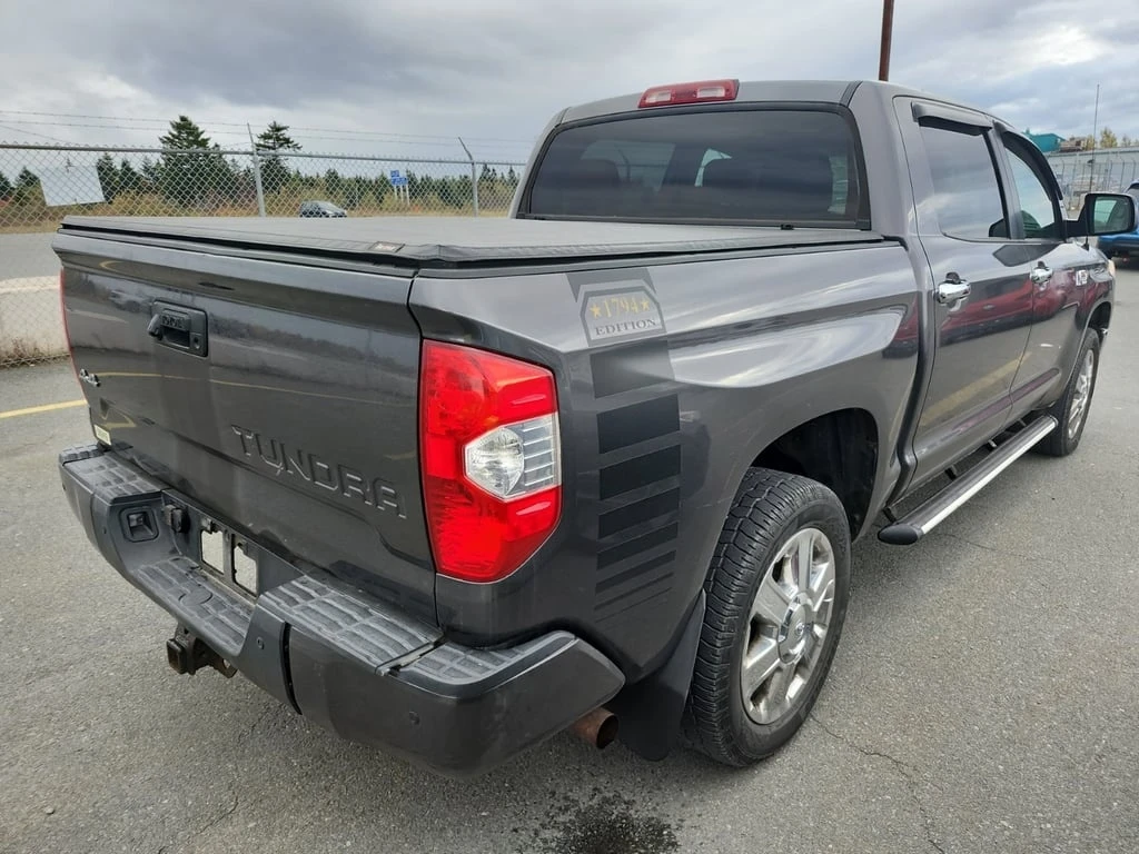 Toyota Tundra * PLATINUM CREW CAB SHORT BED * CARFAX * БЕЗ ПЪРВО - изображение 3