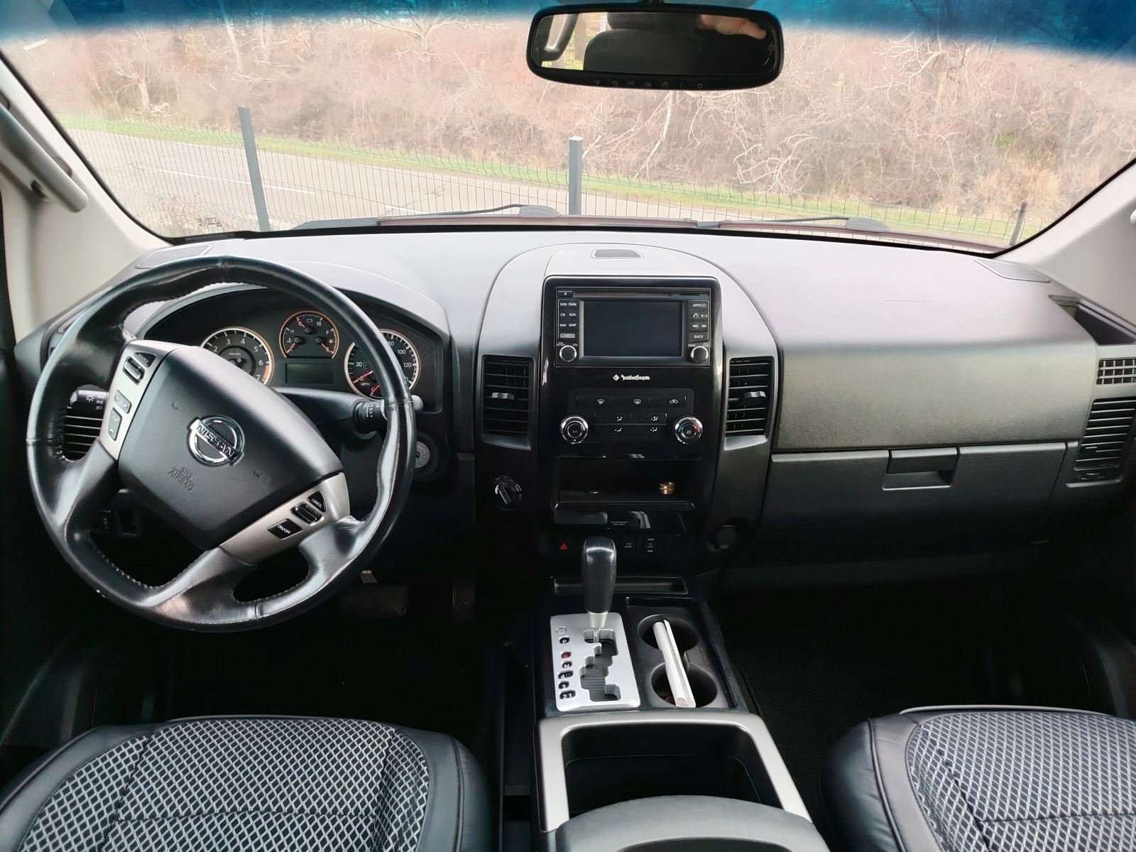 Nissan Titan king 5.6 SV, снимка 7 - Автомобили и джипове - 53915632