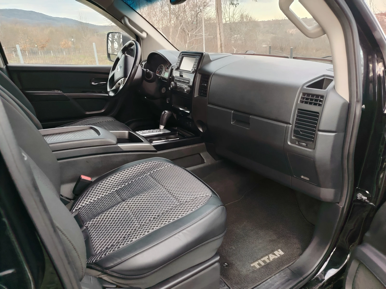 Nissan Titan king 5.6 SV, снимка 8 - Автомобили и джипове - 53915632