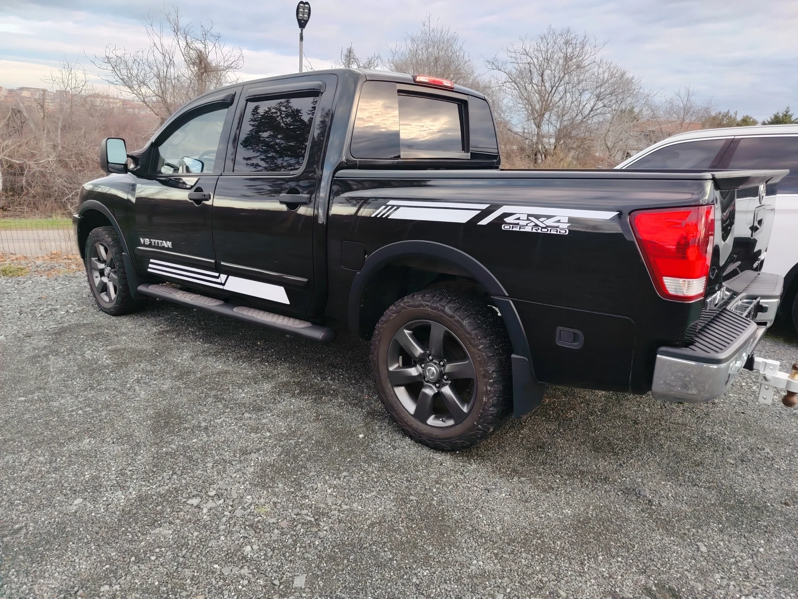 Nissan Titan king 5.6 SV, снимка 3 - Автомобили и джипове - 53915632