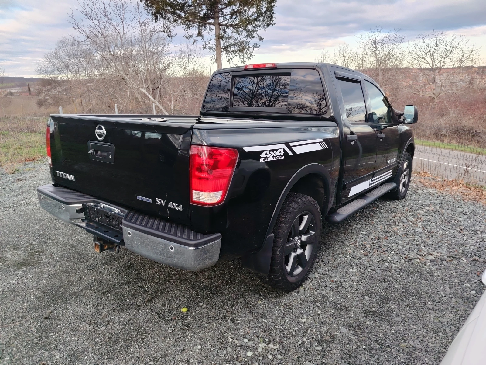 Nissan Titan king 5.6 SV, снимка 4 - Автомобили и джипове - 53915632