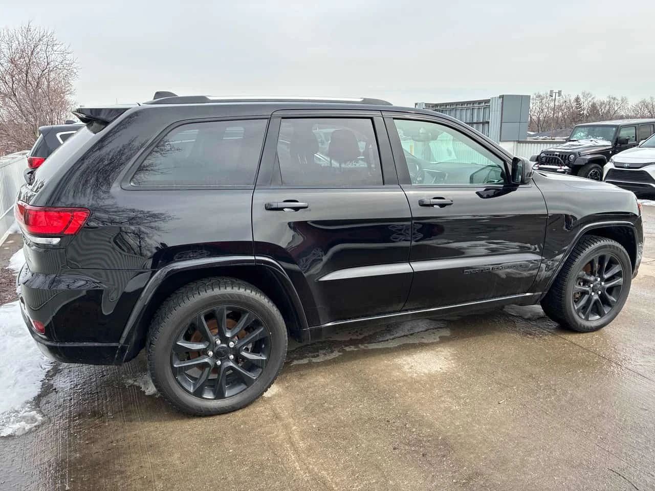 Jeep Grand cherokee Altitude/CARFAX/+ ГУМИ/КЛИП/ПОДГРЕВ/, снимка 4 - Автомобили и джипове - 53991100