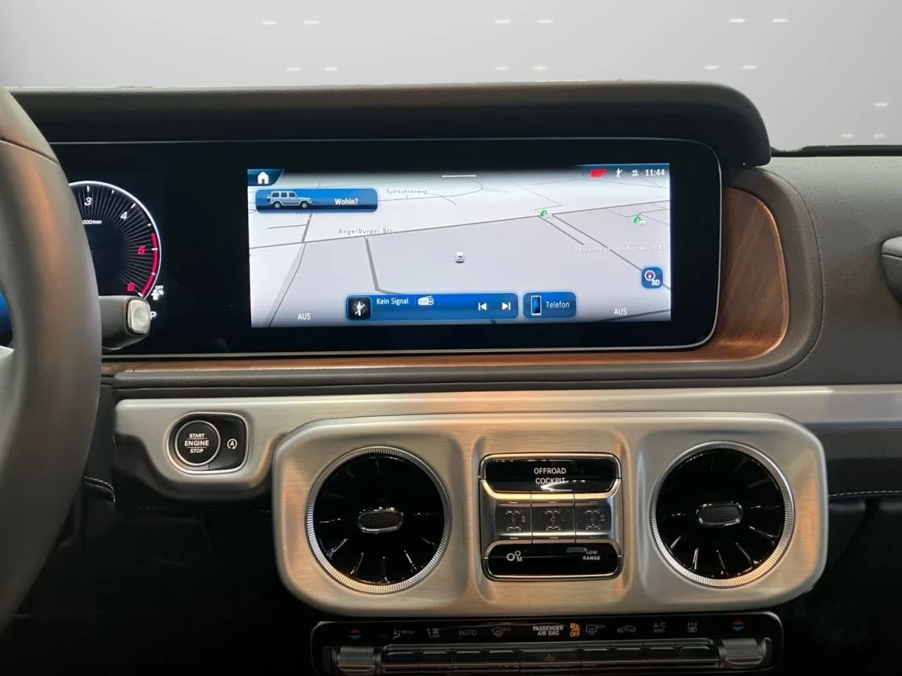 Mercedes-Benz G 450 d/4-MATIC/FACELIFT/EXCLUSIV/BURM/360/NIGHT/, снимка 11 - Автомобили и джипове - 54029337