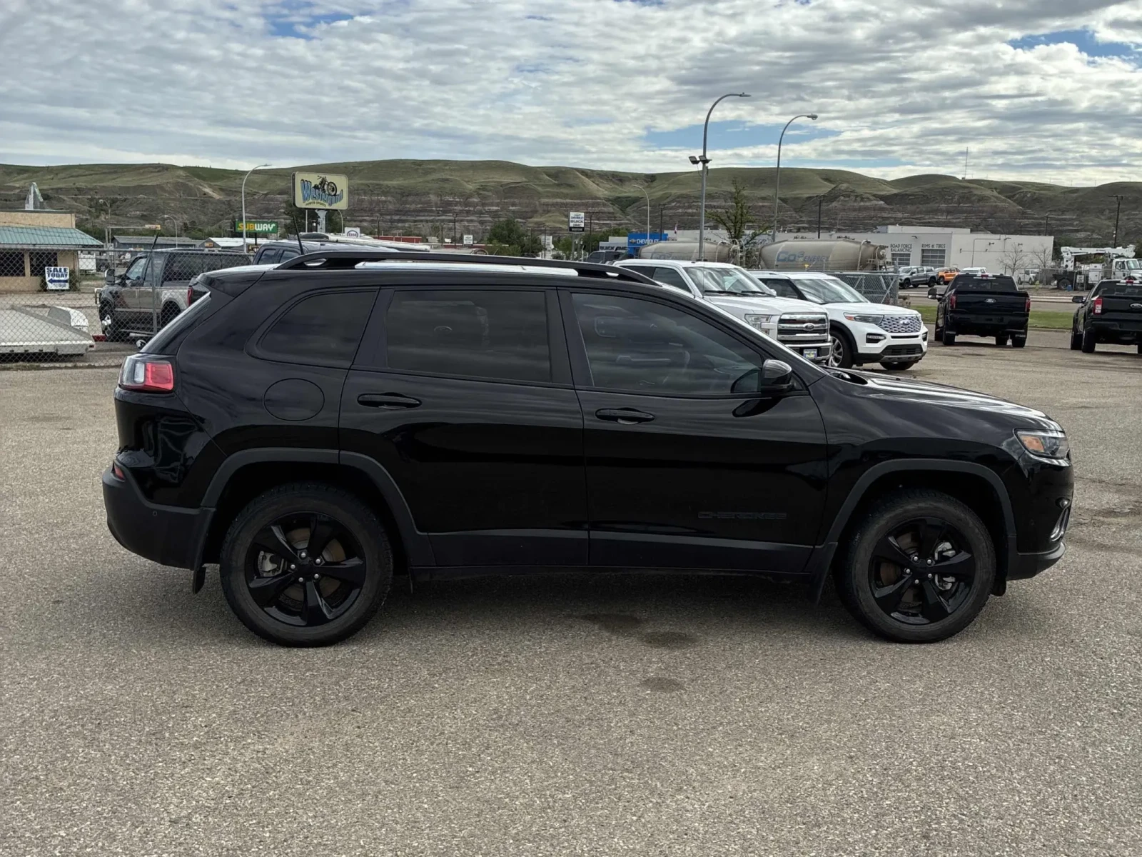 Jeep Cherokee Altitude * ПАНОРАМА * CARFAX * АВТО КРЕДИТ * , снимка 4 - Автомобили и джипове - 54859885