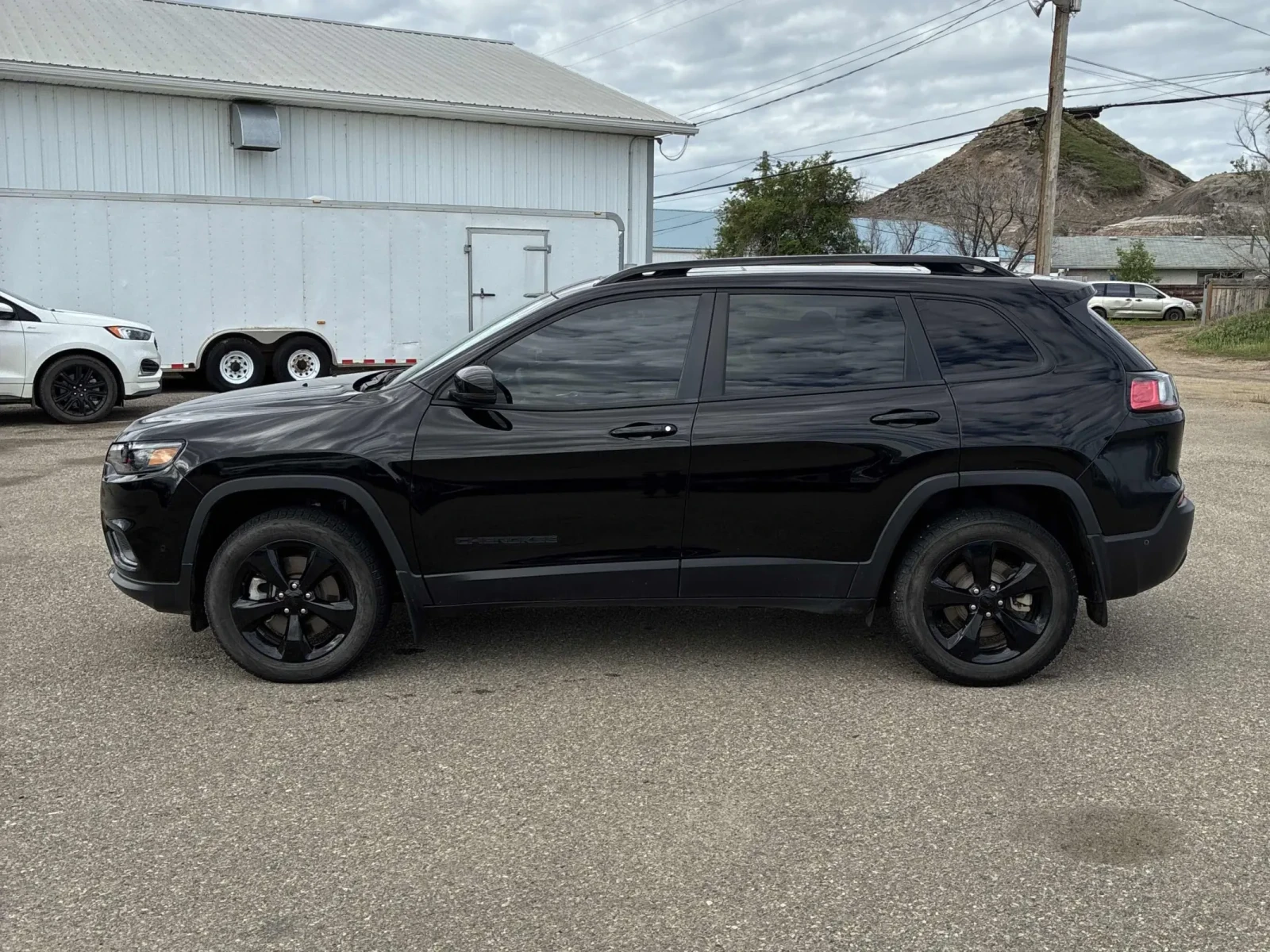 Jeep Cherokee Altitude * ПАНОРАМА * CARFAX * АВТО КРЕДИТ * , снимка 3 - Автомобили и джипове - 54859885