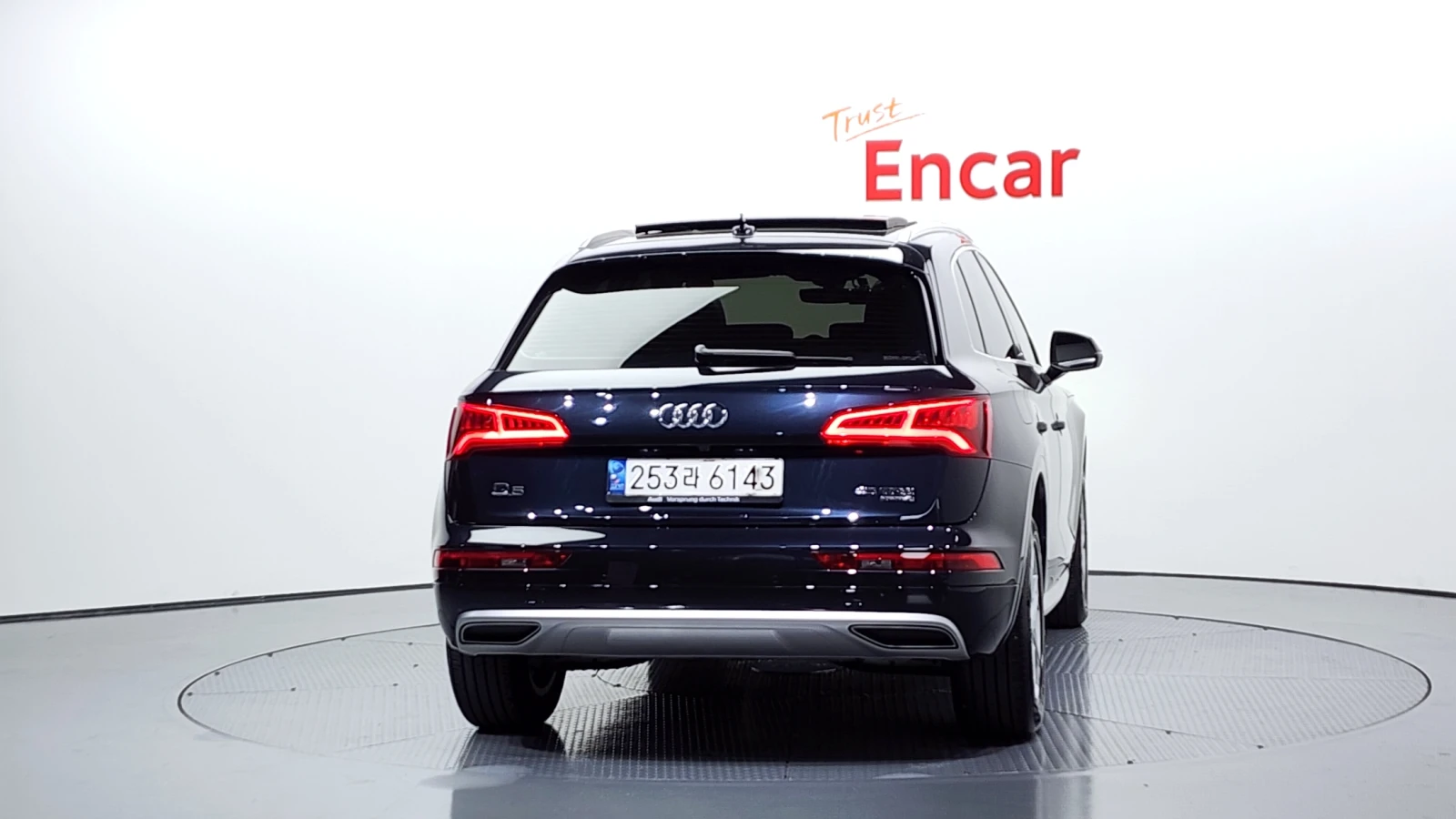 Audi Q5 45 TFSI quattro* HUD* ЕЛ. БАГАЖНИК* КРАЙНА ЦЕНА, снимка 4 - Автомобили и джипове - 55984077