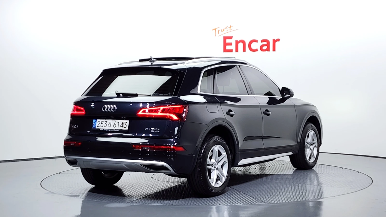 Audi Q5 45 TFSI quattro* HUD* ЕЛ. БАГАЖНИК* КРАЙНА ЦЕНА, снимка 2 - Автомобили и джипове - 55984077