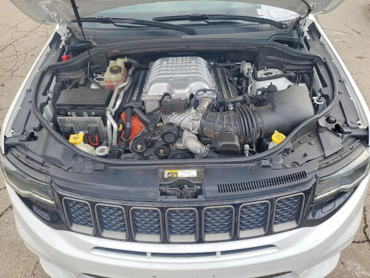 Jeep Grand cherokee 6.2l Trackhawk | Mobile.bg � ����������� 12