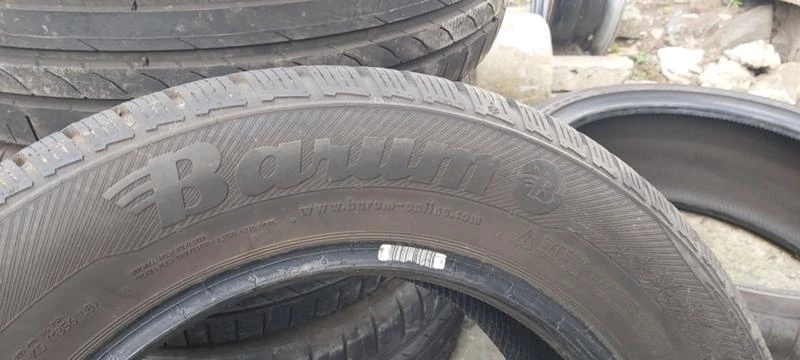 Гуми Зимни 195/65R15, снимка 5 - Гуми и джанти - 32906814