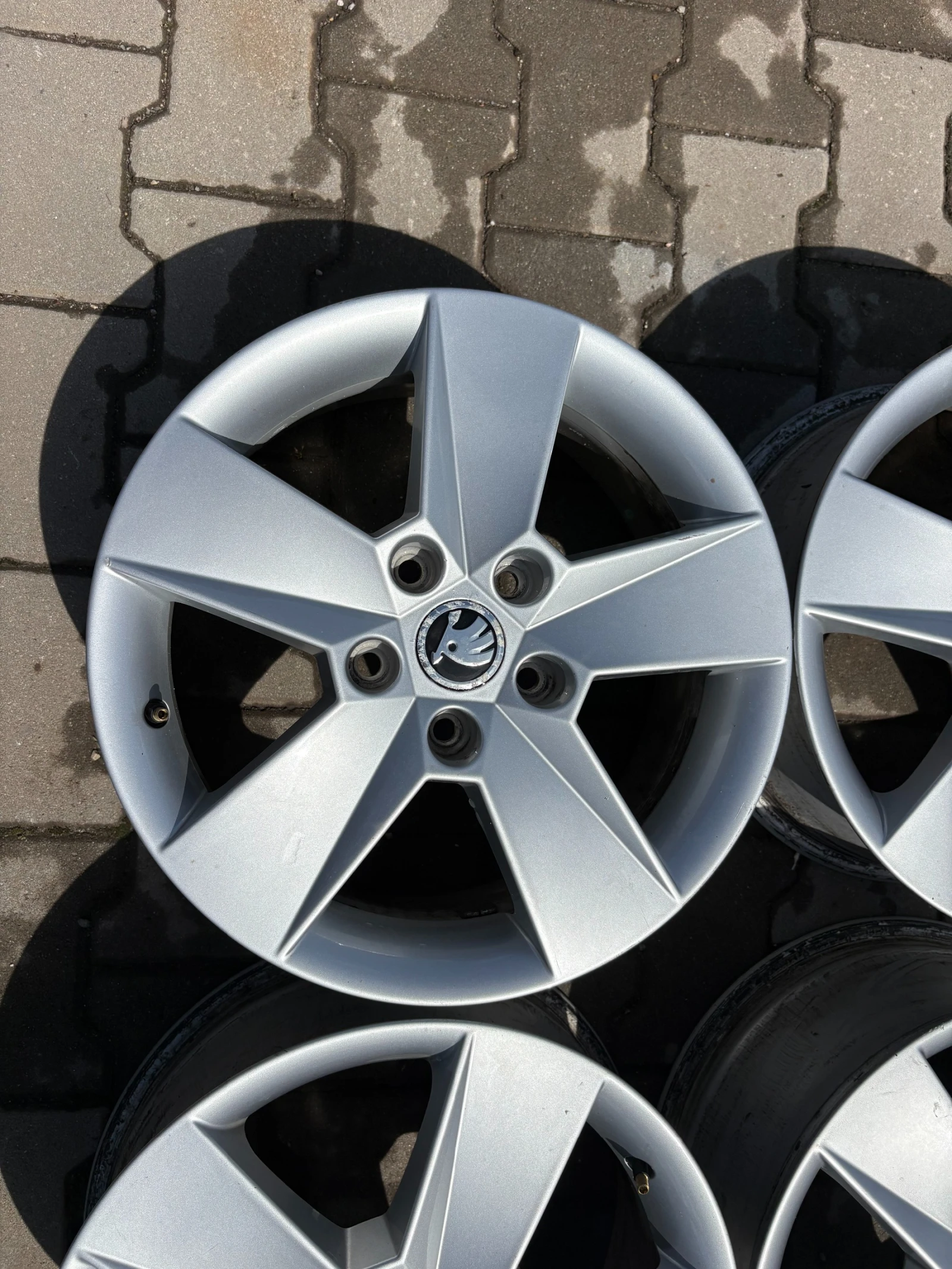 Джанти за Skoda Octavia, снимка 2 - Гуми и джанти - 54668945
