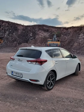 Toyota Auris Luna Plus 1.6i АВТОМАТ, снимка 2