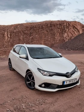 Toyota Auris Luna Plus 1.6i АВТОМАТ, снимка 1