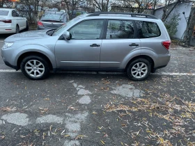 Subaru Forester 2.0 Автомат Теглич, снимка 2