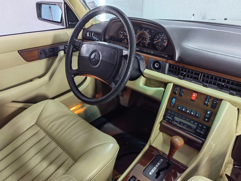 Mercedes-Benz 126 300 SE GOLD EDITION , снимка 3 - Автомобили и джипове - 45112073