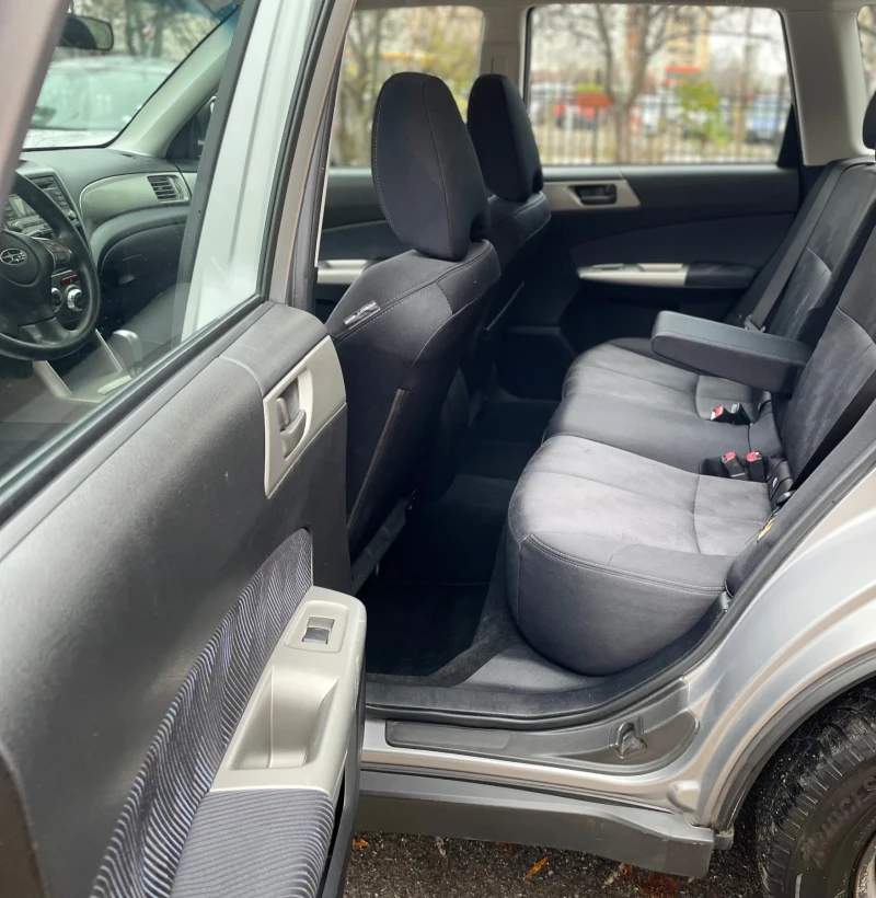 Subaru Forester 2.0 Автомат Теглич, снимка 11 - Автомобили и джипове - 48298950