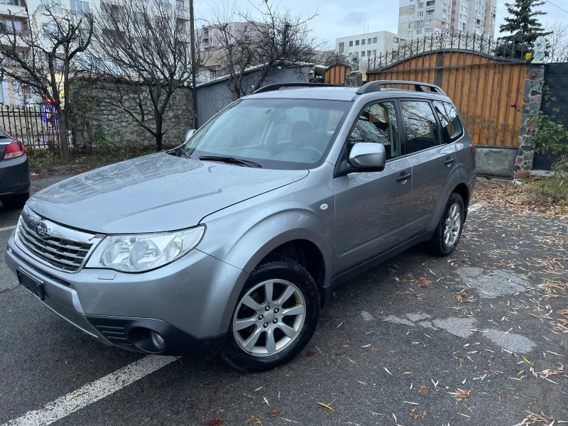 Subaru Forester 2.0 Автомат Теглич, снимка 1 - Автомобили и джипове - 48298950