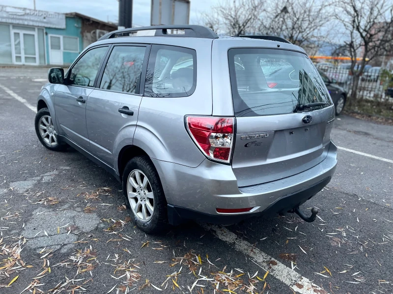 Subaru Forester 2.0 Автомат Теглич, снимка 3 - Автомобили и джипове - 48298950