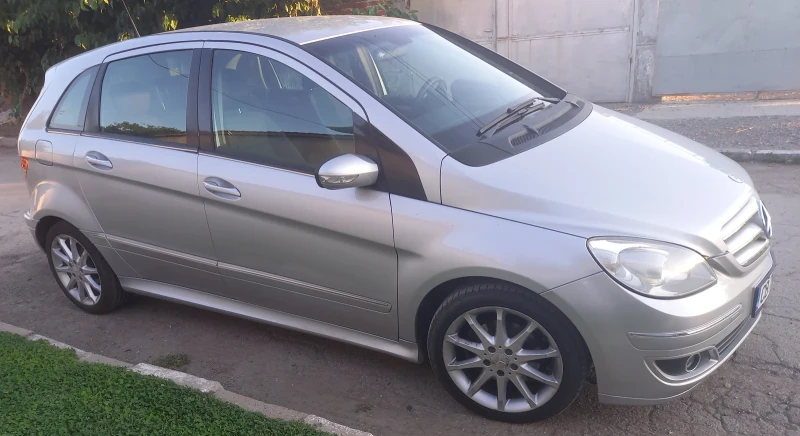 Mercedes-Benz B 200 2.0 CDI Navigaciq, снимка 3 - Автомобили и джипове - 48770149