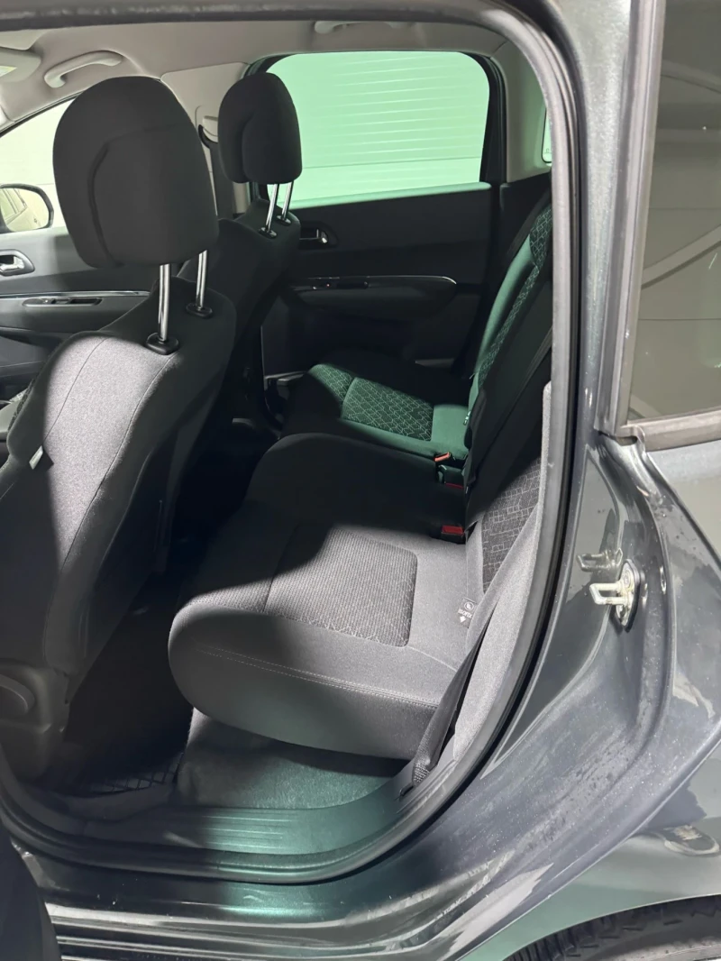 Peugeot 3008 1.6 HDI ~ Automatic, снимка 11 - Автомобили и джипове - 49699667