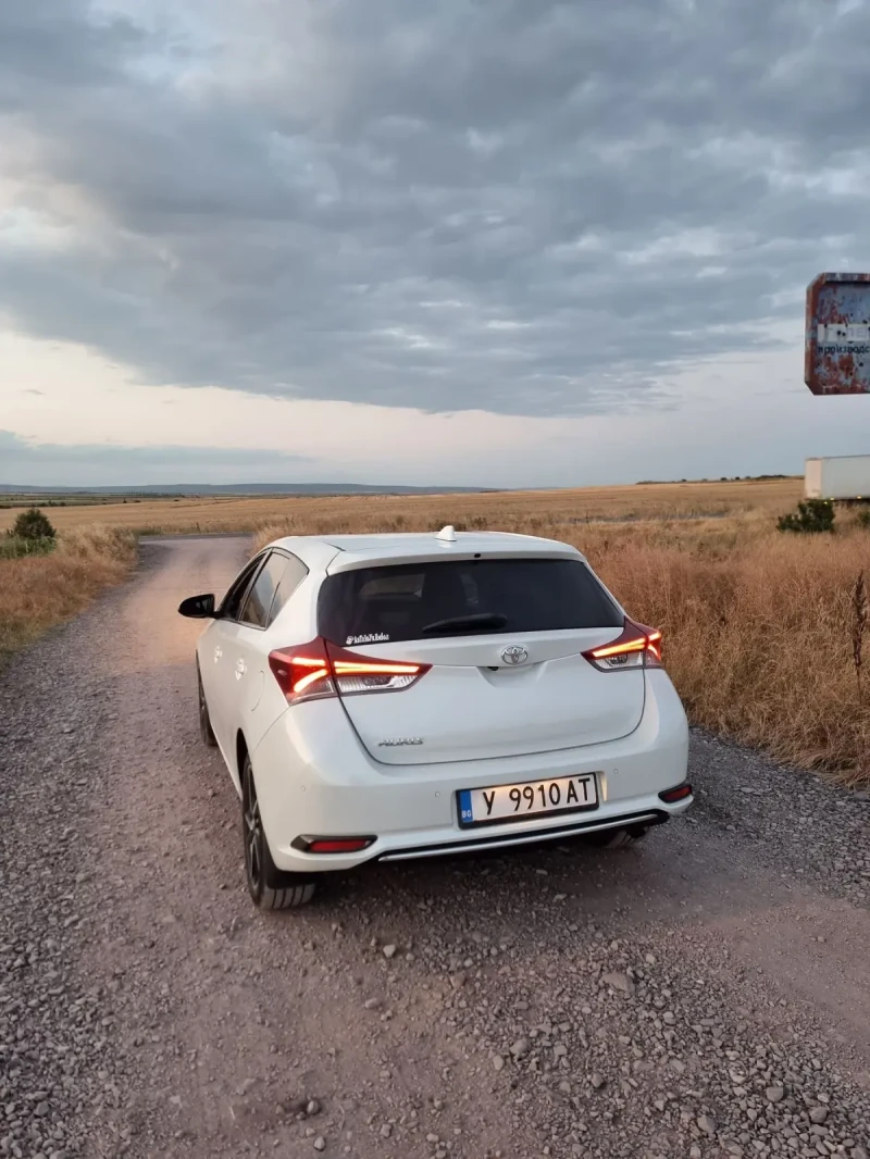 Toyota Auris 1.6i АВТОМАТ, снимка 6 - Автомобили и джипове - 51639249