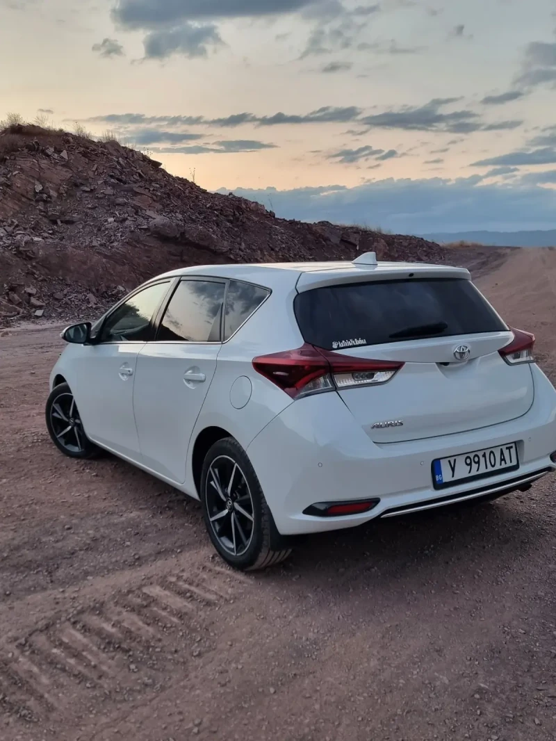 Toyota Auris 1.6i АВТОМАТ, снимка 3 - Автомобили и джипове - 51639249